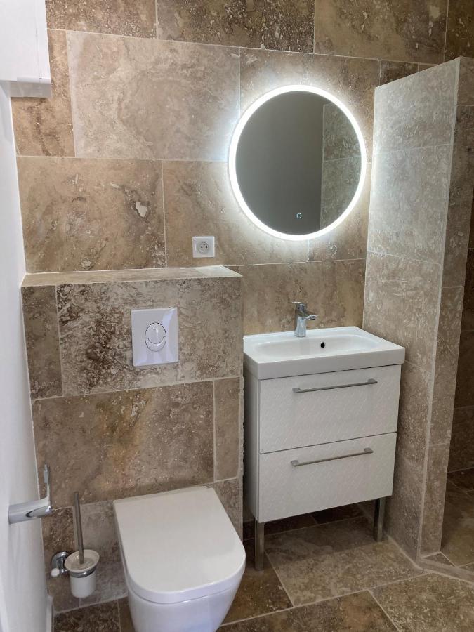 Charmant Studio Dans Villa - Parking - Jardin La Seyne-sur-Mer Exterior photo